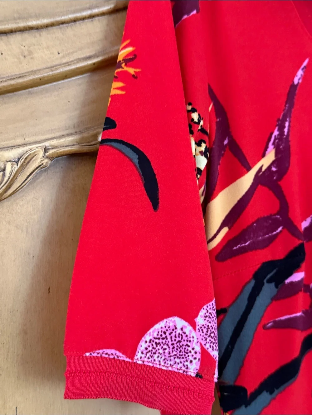 Red Floral Short Sleeve Bodycon Dress - Picture 5 of 6